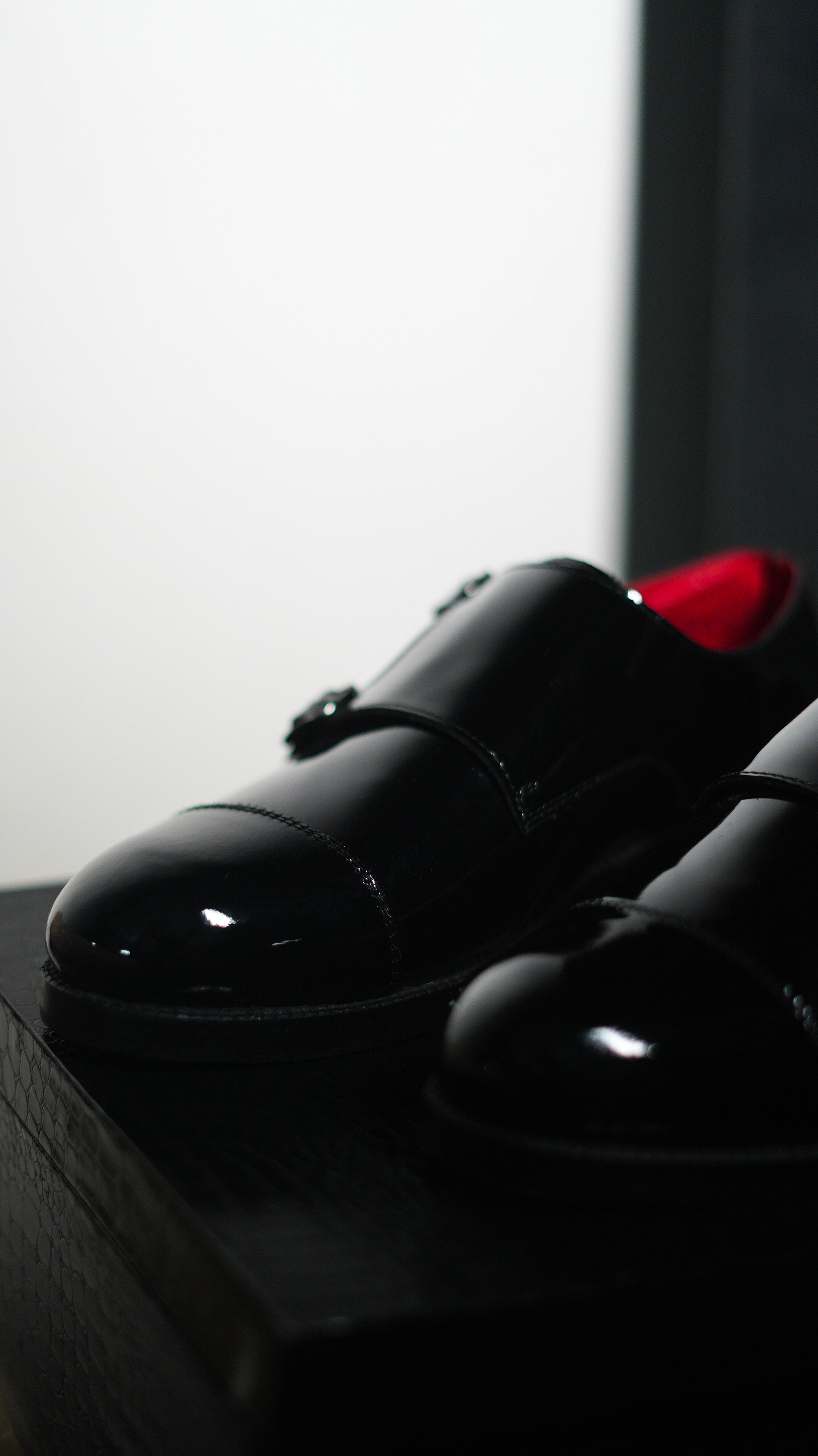 DEVIL MONK STRAP | PATENT BLACK