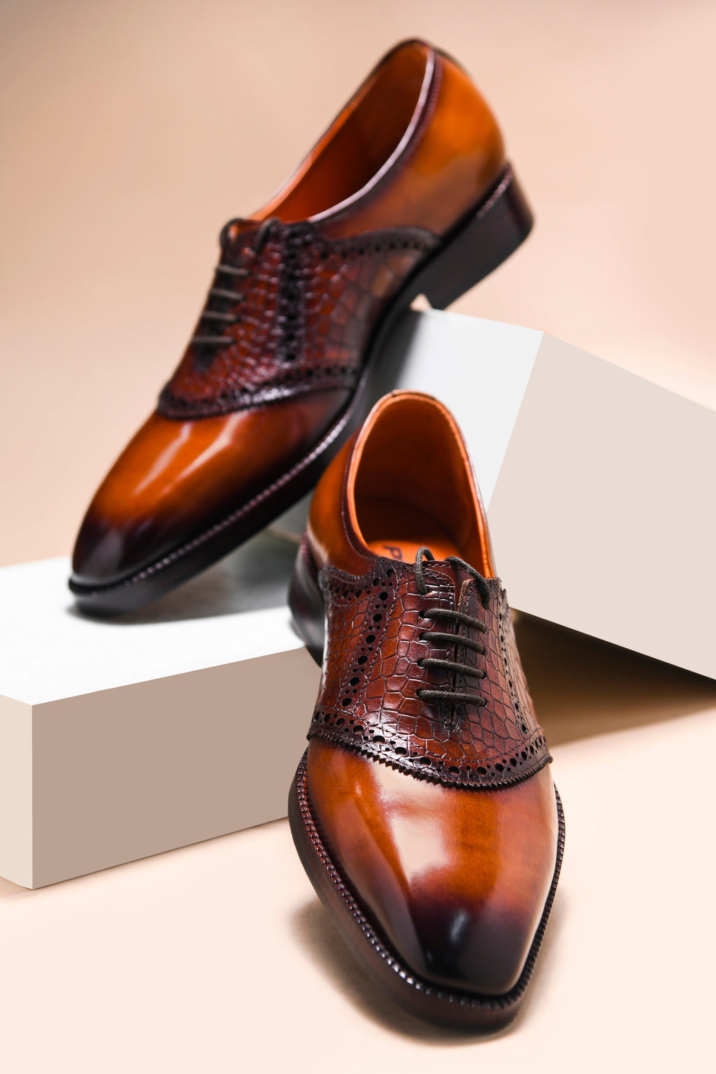 GUSTAVO LACEUP | BROWN