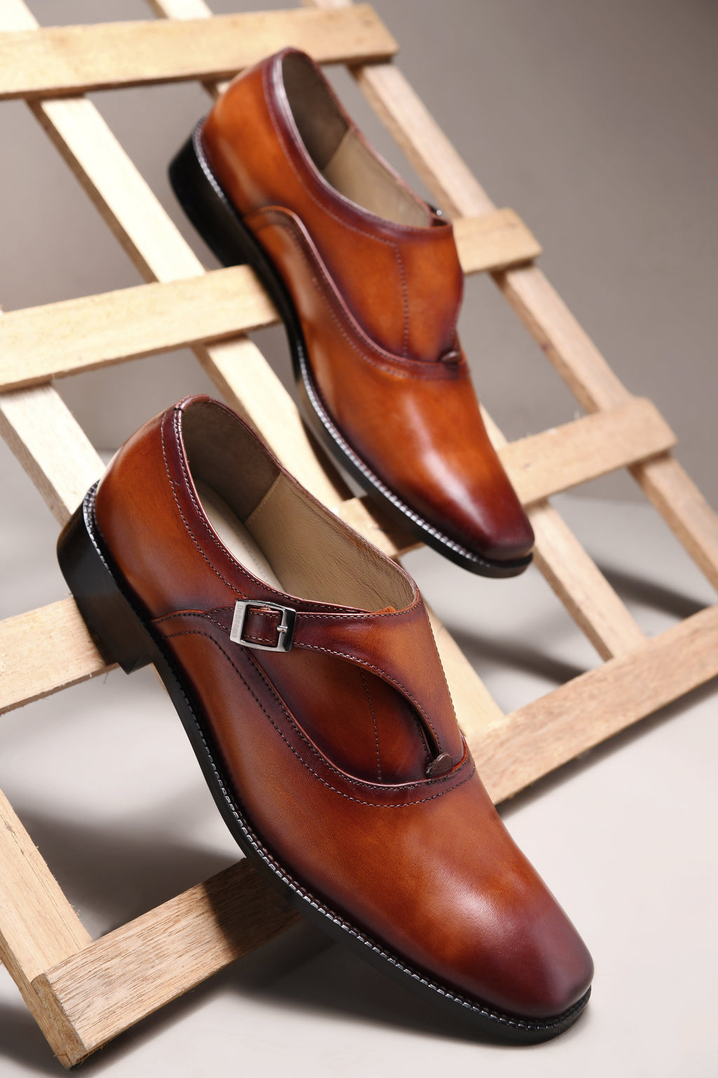 GUSTAVO'S MONK | TAN