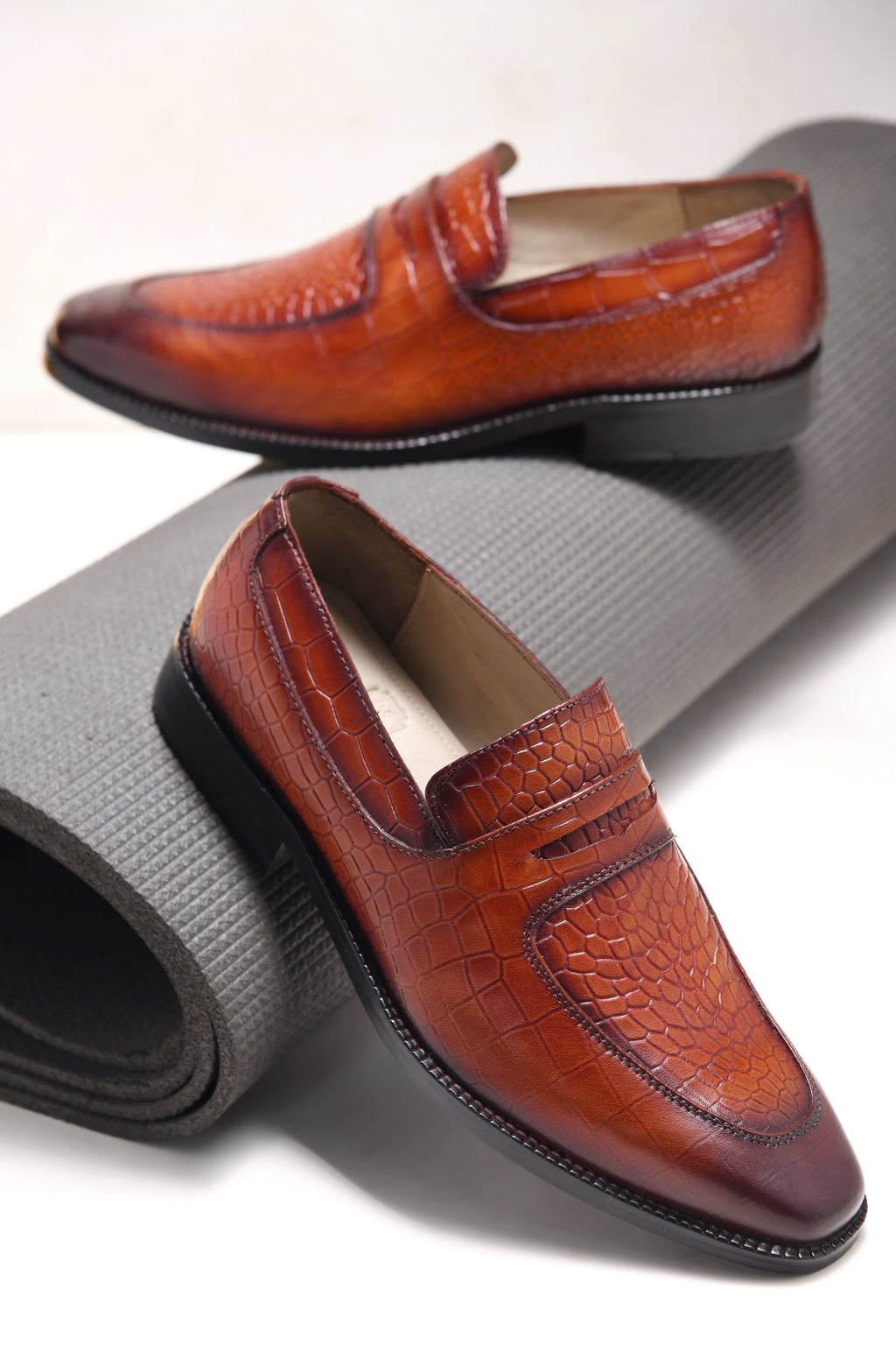 GUSTAVO CROCO LOAFER | TAN