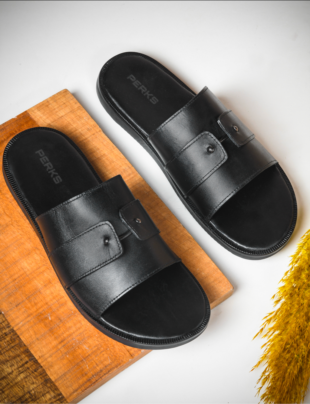 PACHO SLIPPER | BLACK